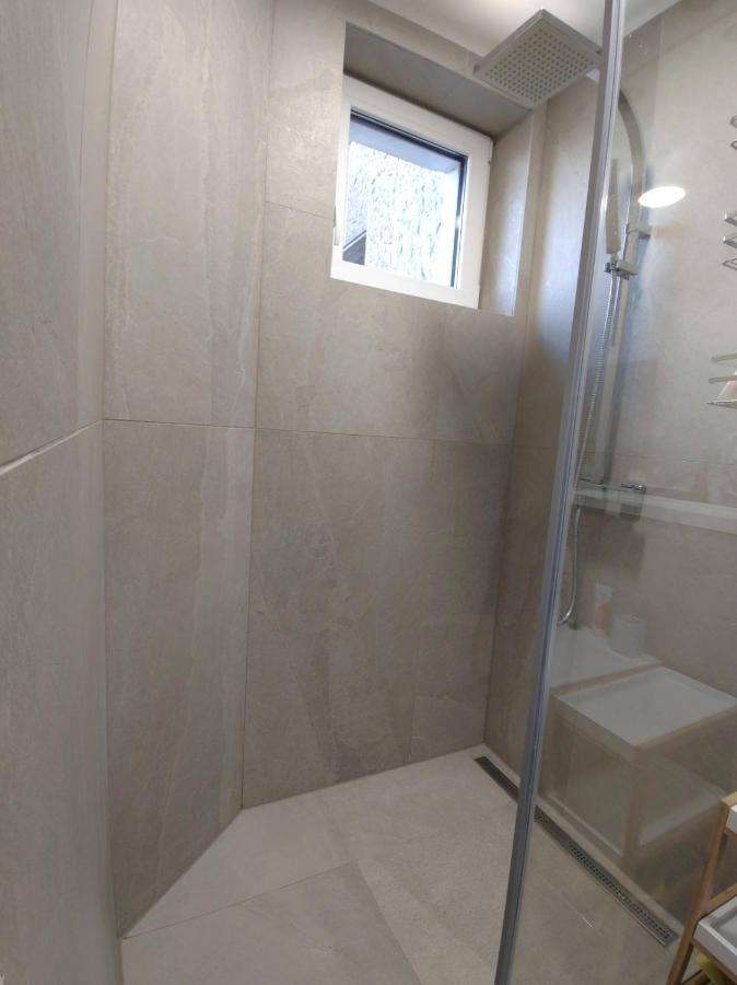 Big Stay - 4 Bedroom, 2 Bathroom Central Apartment With Ac ブラチスラヴァ エクステリア 写真
