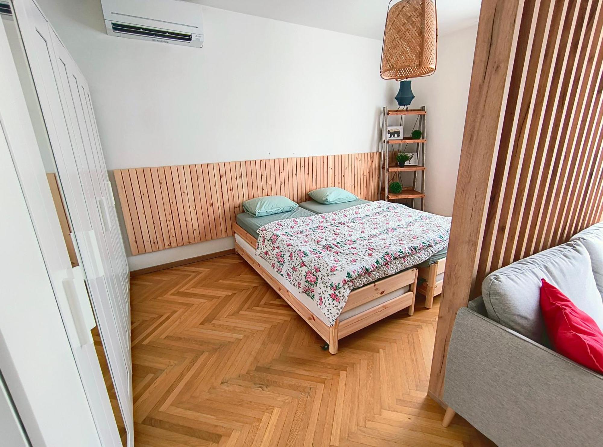 Big Stay - 4 Bedroom, 2 Bathroom Central Apartment With Ac ブラチスラヴァ エクステリア 写真