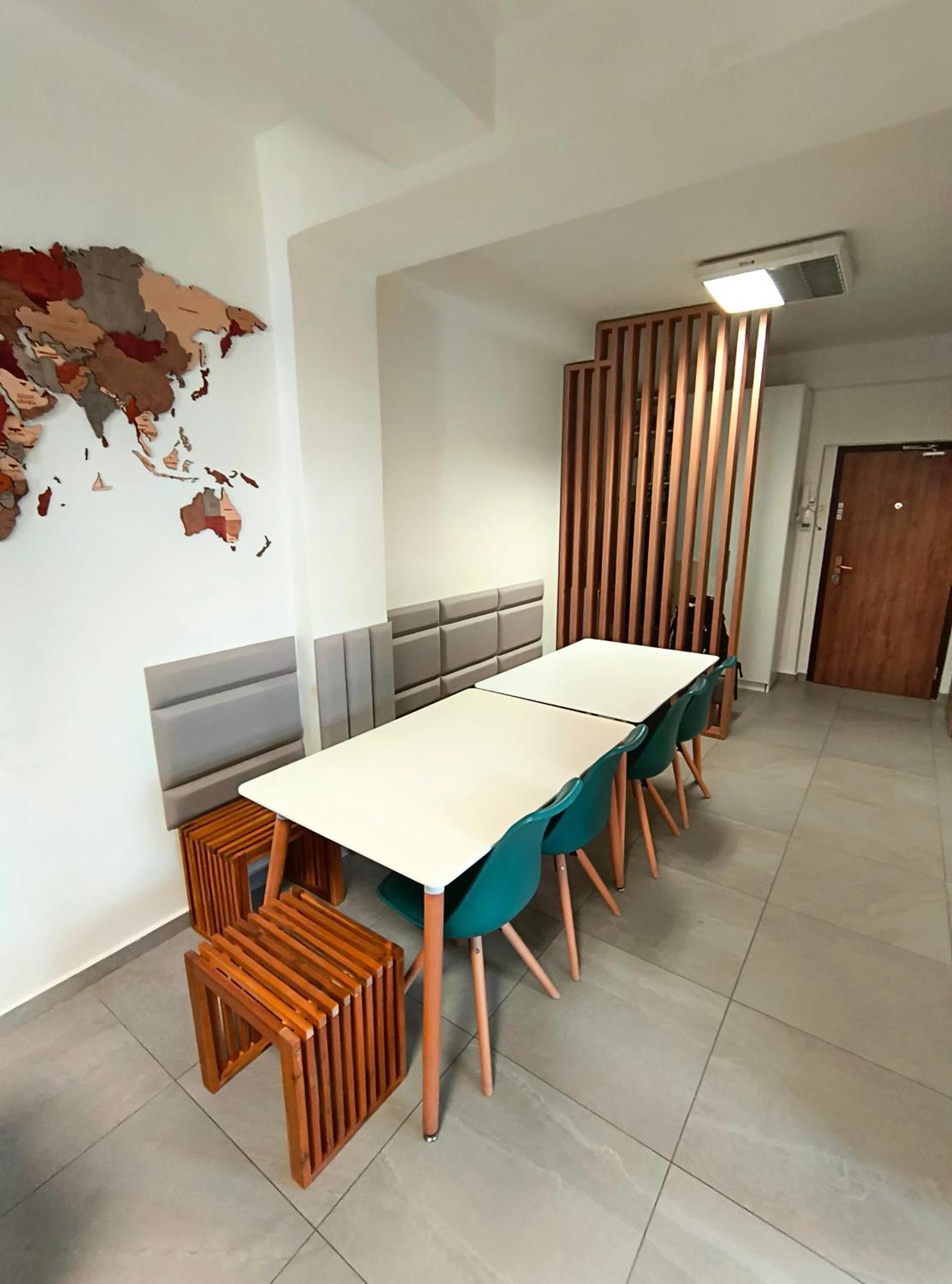 Big Stay - 4 Bedroom, 2 Bathroom Central Apartment With Ac ブラチスラヴァ エクステリア 写真